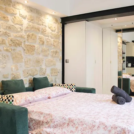 Charming In The 17th Ideal For 2 Apartment