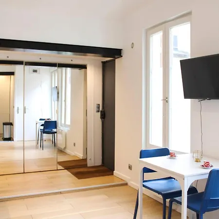 דירה Charming In The 17th Ideal For 2 *