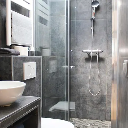 דירה Charming In The 17th Ideal For 2 פריז