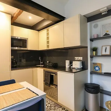 דירה Charming In The 17th Ideal For 2