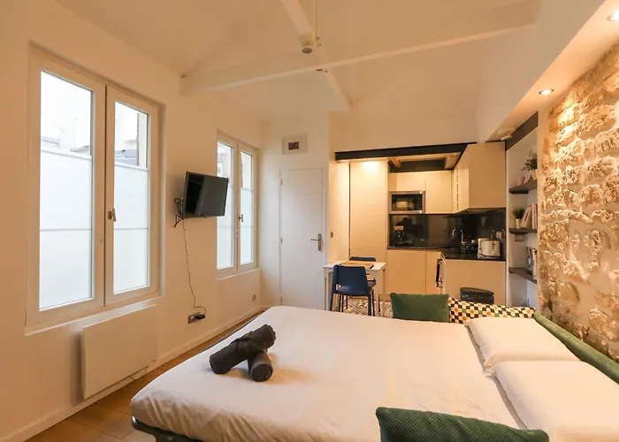 Charming In The 17th Ideal For 2 Paris